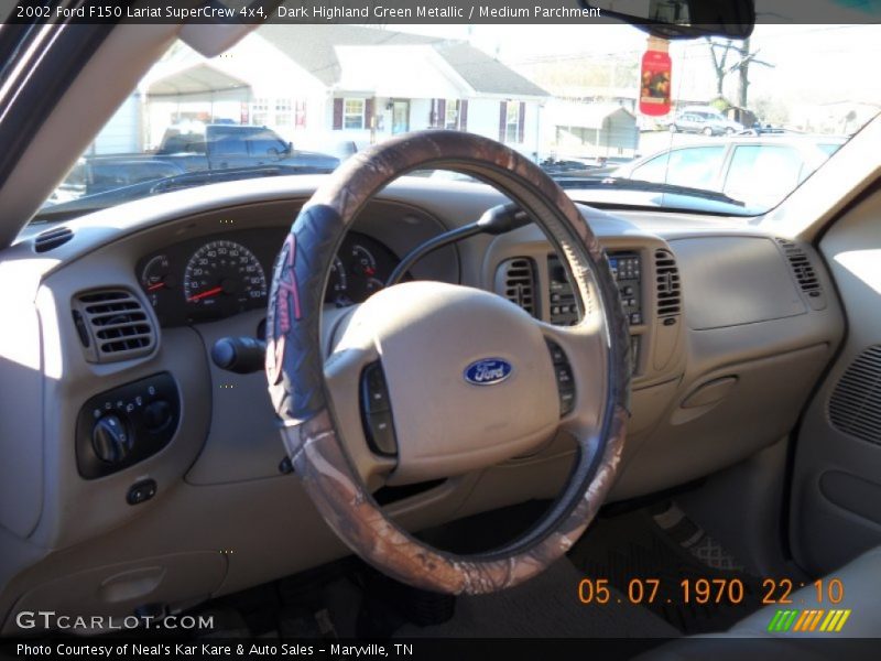 Dark Highland Green Metallic / Medium Parchment 2002 Ford F150 Lariat SuperCrew 4x4