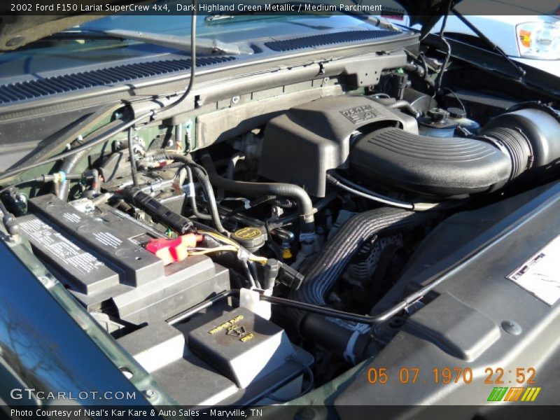 Dark Highland Green Metallic / Medium Parchment 2002 Ford F150 Lariat SuperCrew 4x4