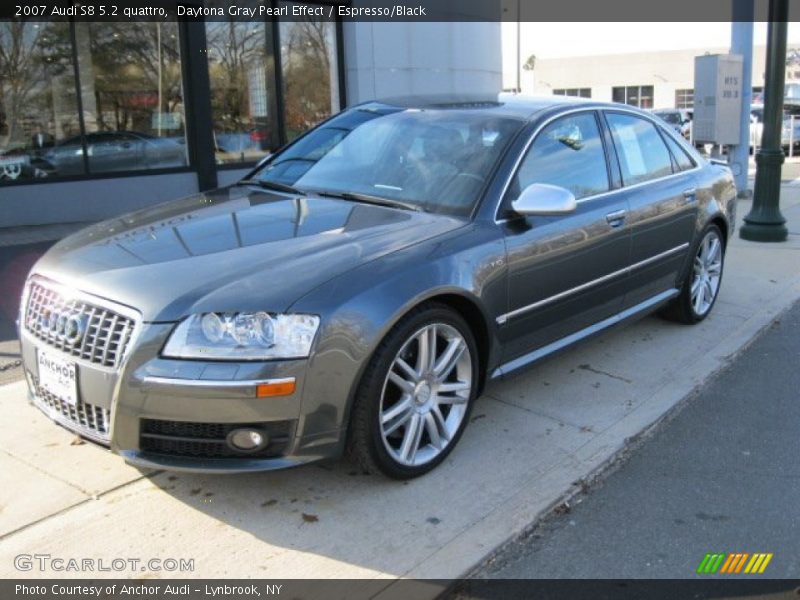 Front 3/4 View of 2007 S8 5.2 quattro
