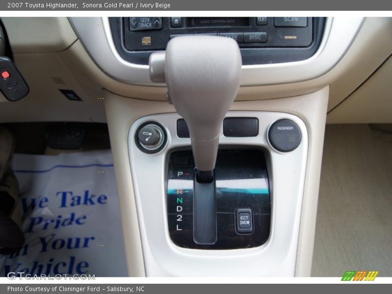 Sonora Gold Pearl / Ivory Beige 2007 Toyota Highlander