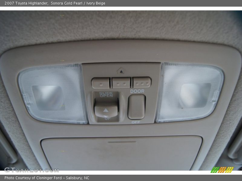 Sonora Gold Pearl / Ivory Beige 2007 Toyota Highlander
