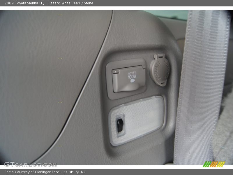 Blizzard White Pearl / Stone 2009 Toyota Sienna LE