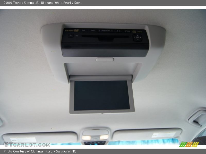 Blizzard White Pearl / Stone 2009 Toyota Sienna LE