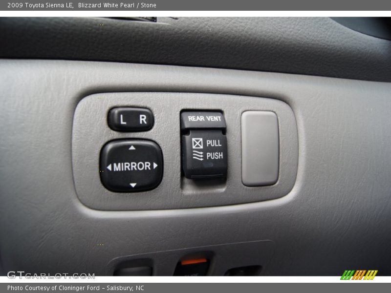 Blizzard White Pearl / Stone 2009 Toyota Sienna LE