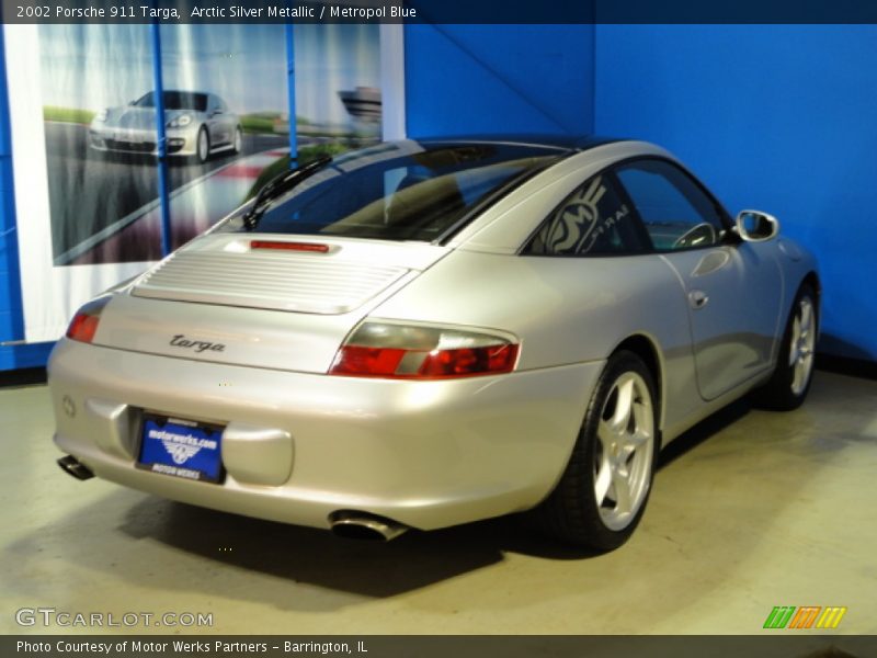 Arctic Silver Metallic / Metropol Blue 2002 Porsche 911 Targa