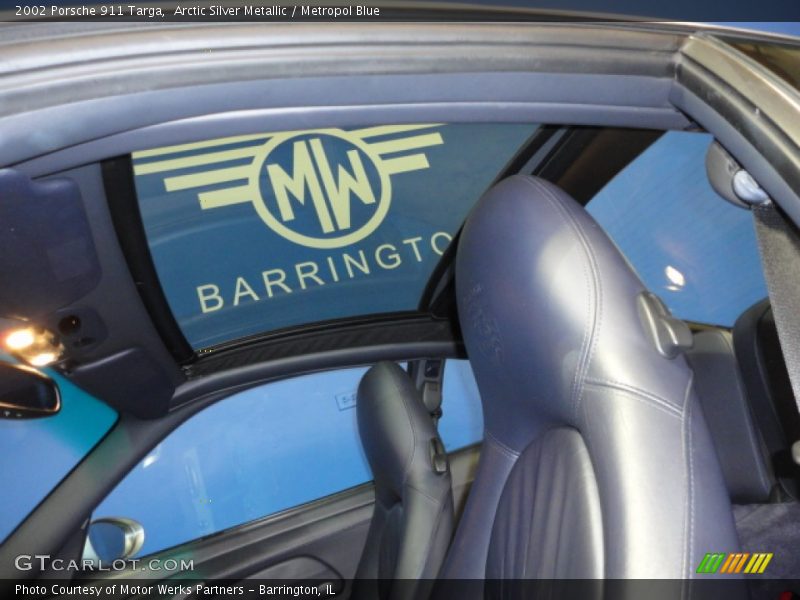 Arctic Silver Metallic / Metropol Blue 2002 Porsche 911 Targa