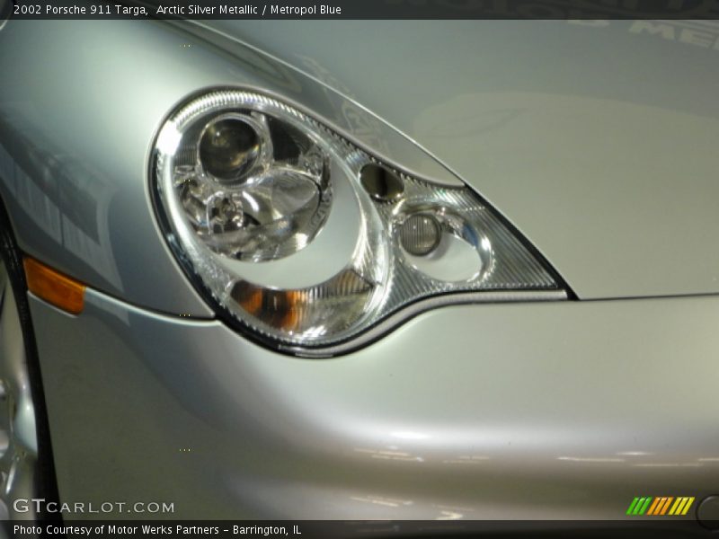 Arctic Silver Metallic / Metropol Blue 2002 Porsche 911 Targa