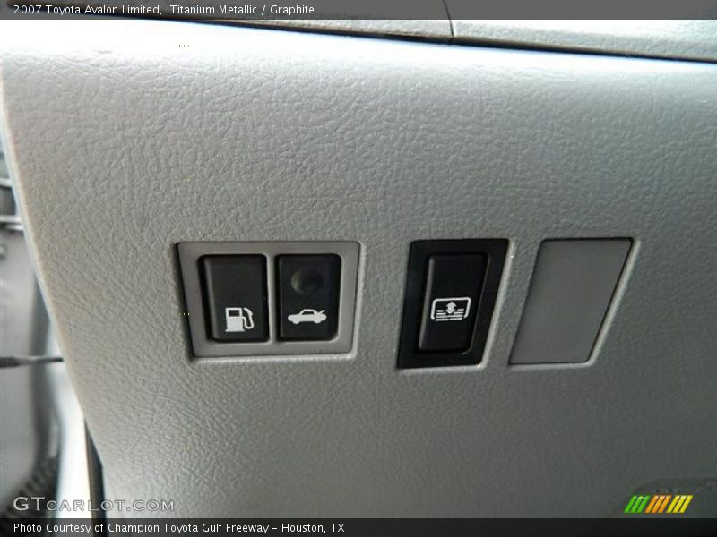 Titanium Metallic / Graphite 2007 Toyota Avalon Limited