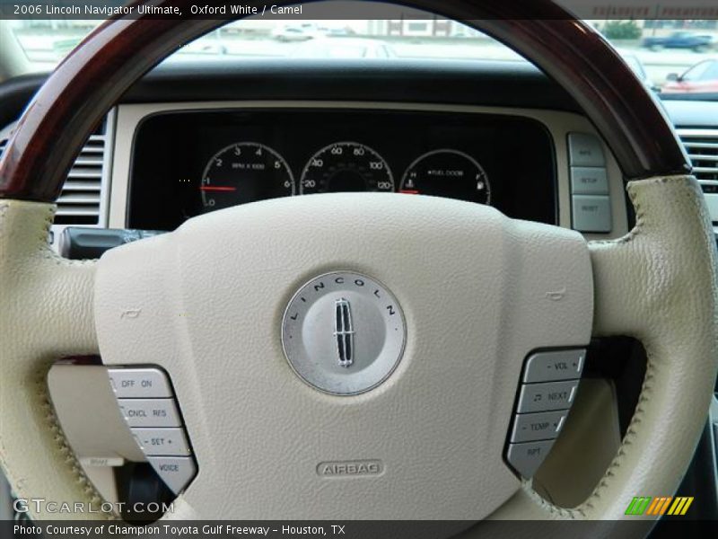 Oxford White / Camel 2006 Lincoln Navigator Ultimate