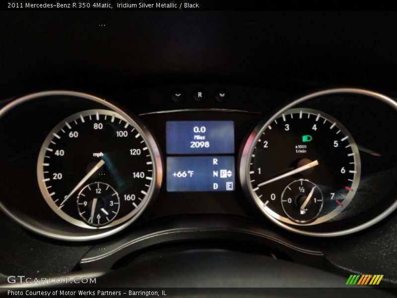 Iridium Silver Metallic / Black 2011 Mercedes-Benz R 350 4Matic