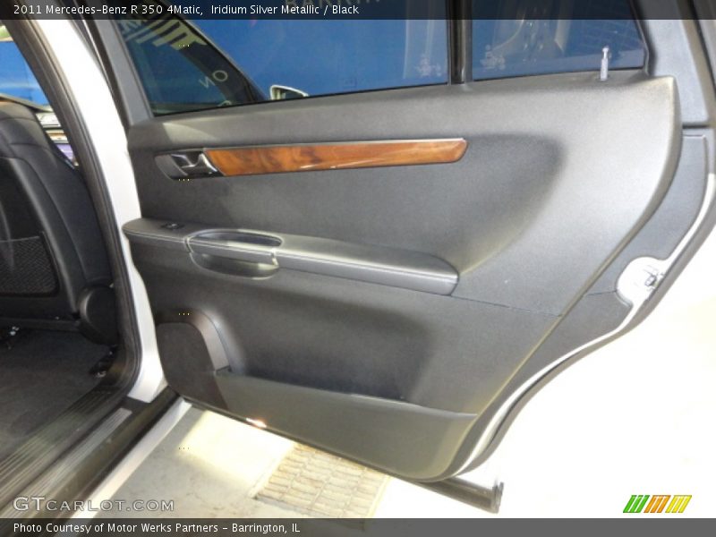 Iridium Silver Metallic / Black 2011 Mercedes-Benz R 350 4Matic