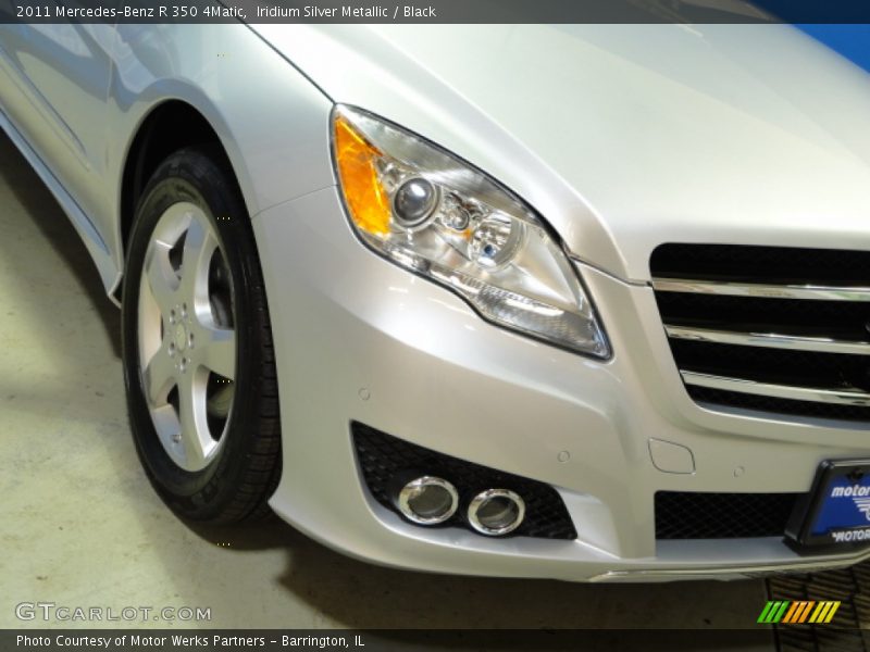 Iridium Silver Metallic / Black 2011 Mercedes-Benz R 350 4Matic