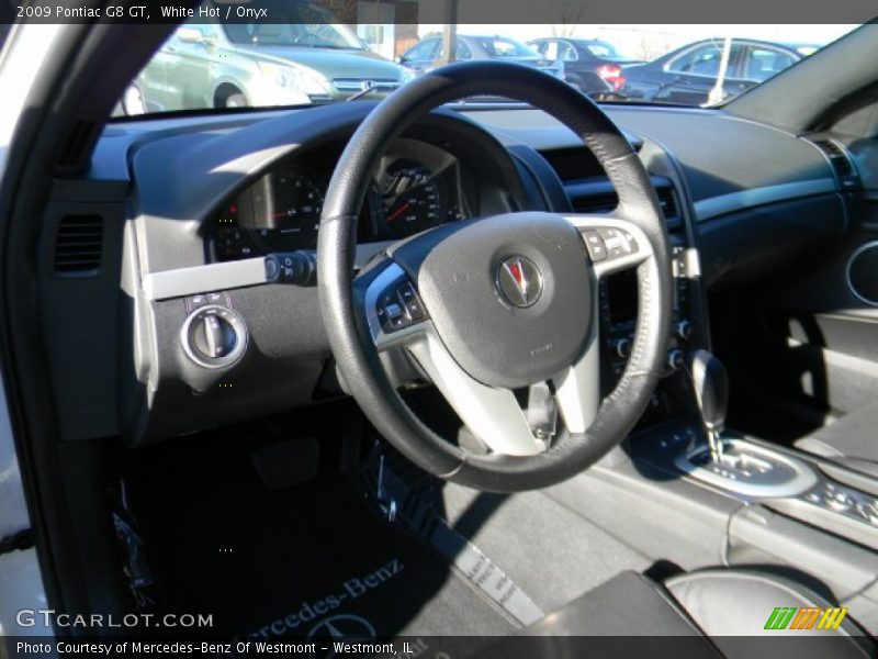 White Hot / Onyx 2009 Pontiac G8 GT