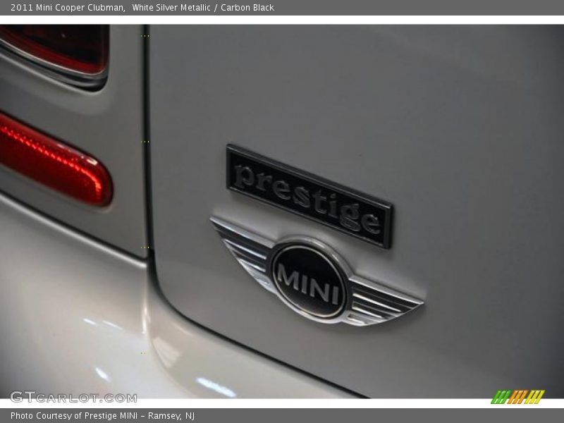 White Silver Metallic / Carbon Black 2011 Mini Cooper Clubman
