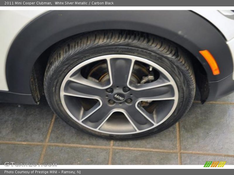 White Silver Metallic / Carbon Black 2011 Mini Cooper Clubman