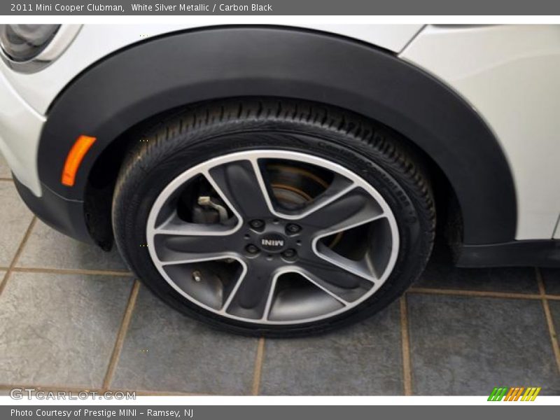 White Silver Metallic / Carbon Black 2011 Mini Cooper Clubman