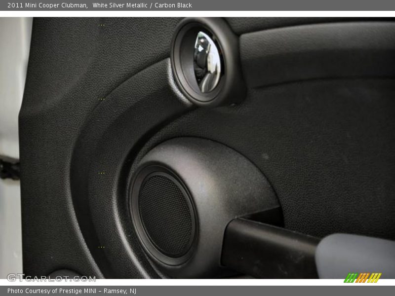 White Silver Metallic / Carbon Black 2011 Mini Cooper Clubman