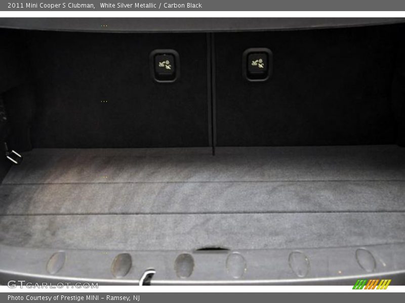 White Silver Metallic / Carbon Black 2011 Mini Cooper S Clubman