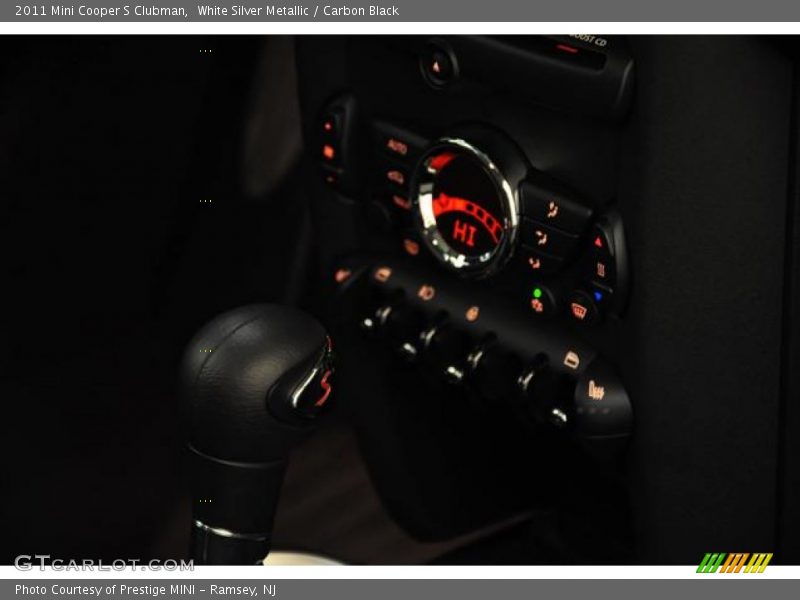 White Silver Metallic / Carbon Black 2011 Mini Cooper S Clubman