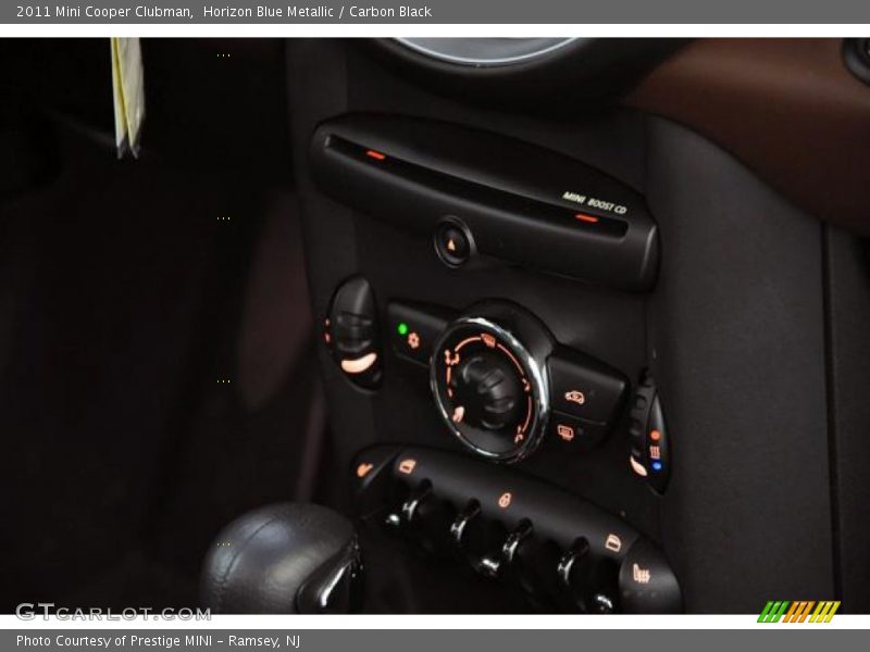 Horizon Blue Metallic / Carbon Black 2011 Mini Cooper Clubman