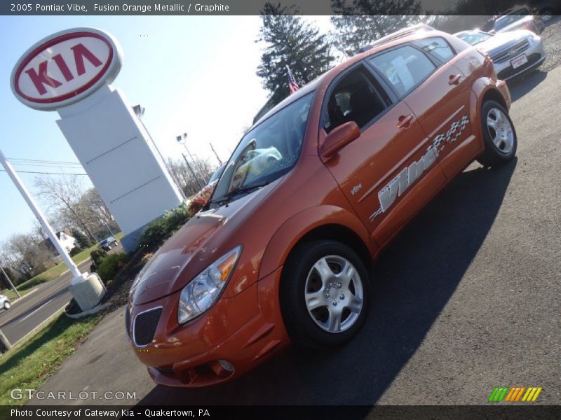 Fusion Orange Metallic / Graphite 2005 Pontiac Vibe