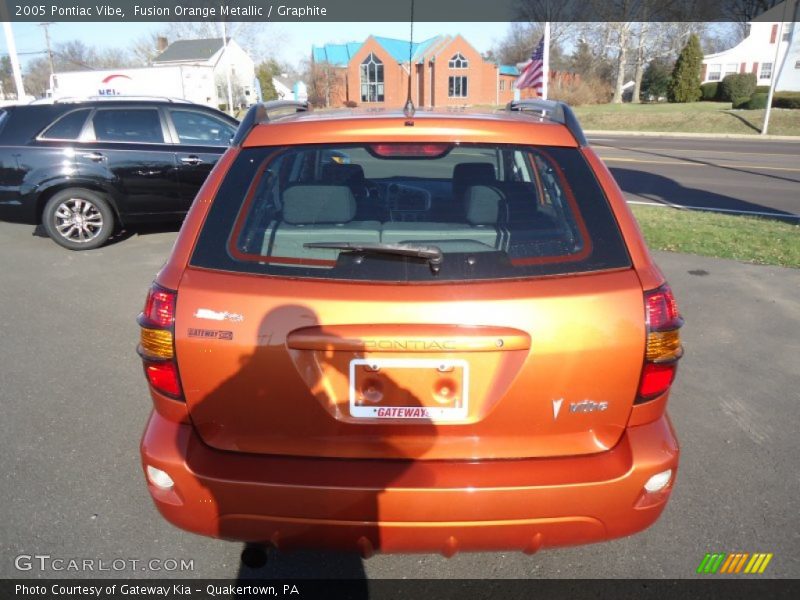 Fusion Orange Metallic / Graphite 2005 Pontiac Vibe