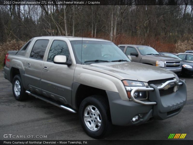 Light Pewter Metallic / Graphite 2002 Chevrolet Avalanche Z71 4x4