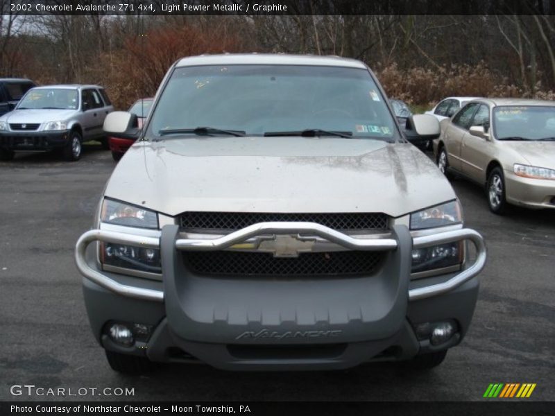 Light Pewter Metallic / Graphite 2002 Chevrolet Avalanche Z71 4x4