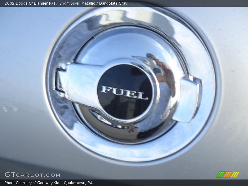 Bright Silver Metallic / Dark Slate Gray 2009 Dodge Challenger R/T