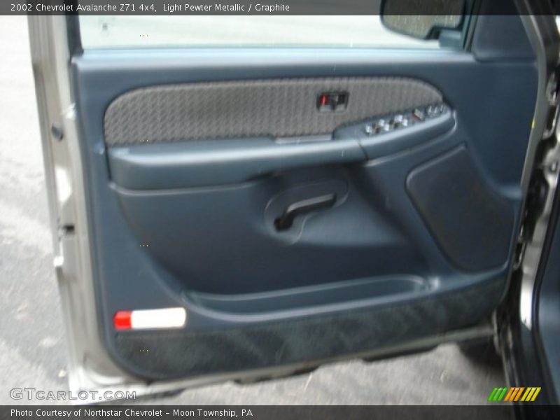 Light Pewter Metallic / Graphite 2002 Chevrolet Avalanche Z71 4x4