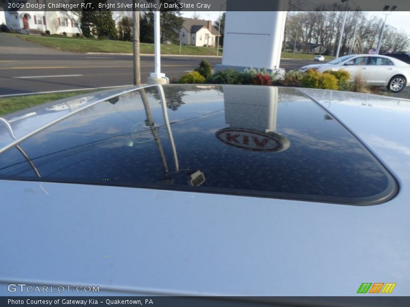 Bright Silver Metallic / Dark Slate Gray 2009 Dodge Challenger R/T