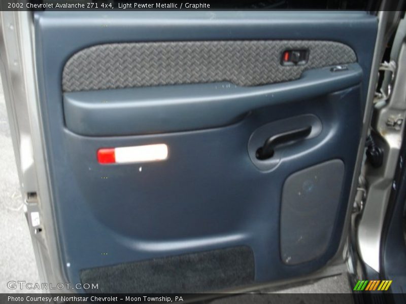 Light Pewter Metallic / Graphite 2002 Chevrolet Avalanche Z71 4x4