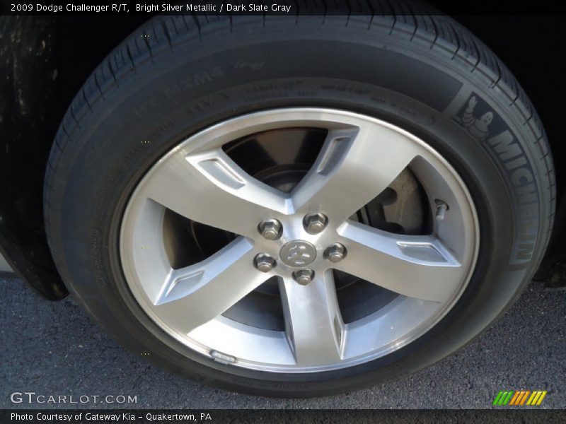 Bright Silver Metallic / Dark Slate Gray 2009 Dodge Challenger R/T