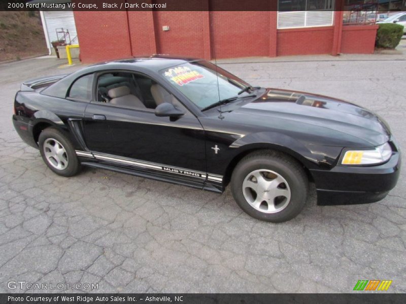 Black / Dark Charcoal 2000 Ford Mustang V6 Coupe