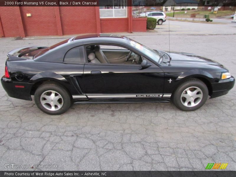 Black / Dark Charcoal 2000 Ford Mustang V6 Coupe