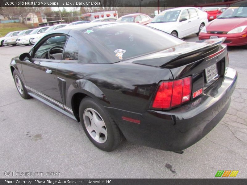 Black / Dark Charcoal 2000 Ford Mustang V6 Coupe
