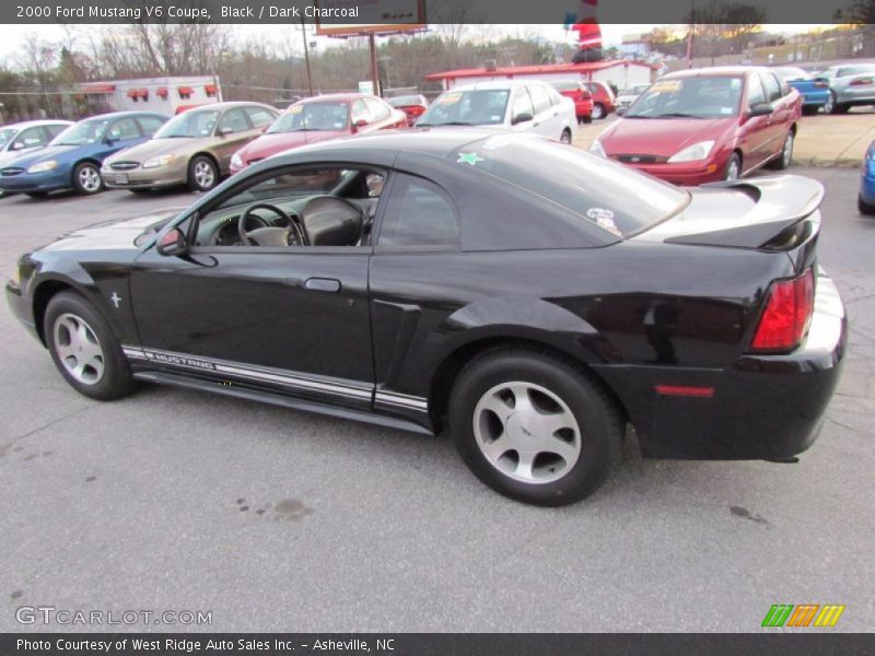 Black / Dark Charcoal 2000 Ford Mustang V6 Coupe