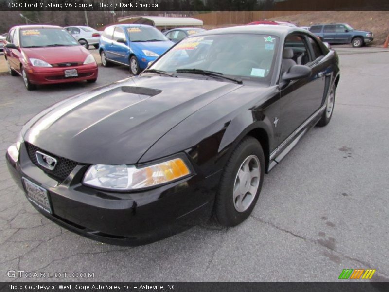 Black / Dark Charcoal 2000 Ford Mustang V6 Coupe