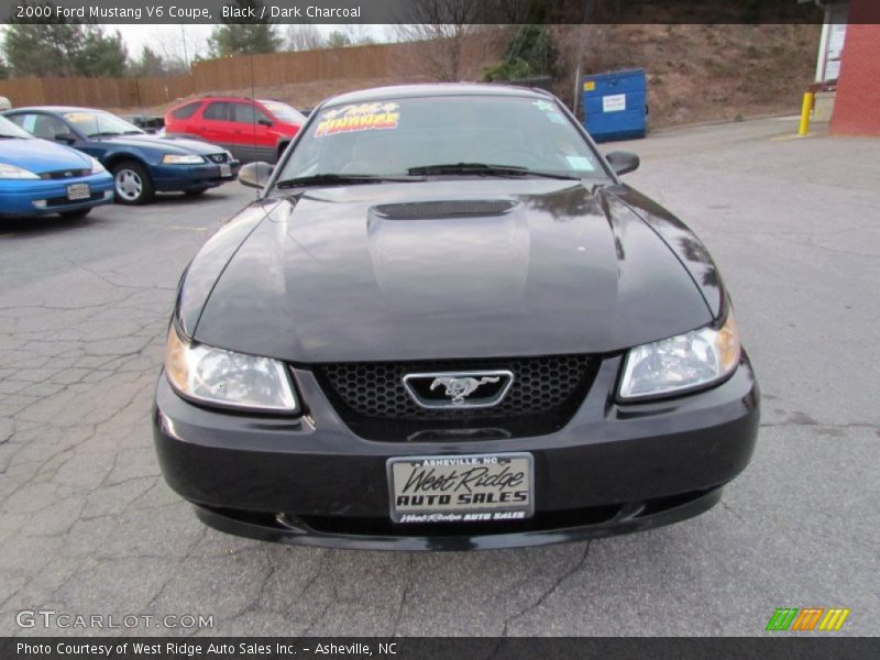 Black / Dark Charcoal 2000 Ford Mustang V6 Coupe