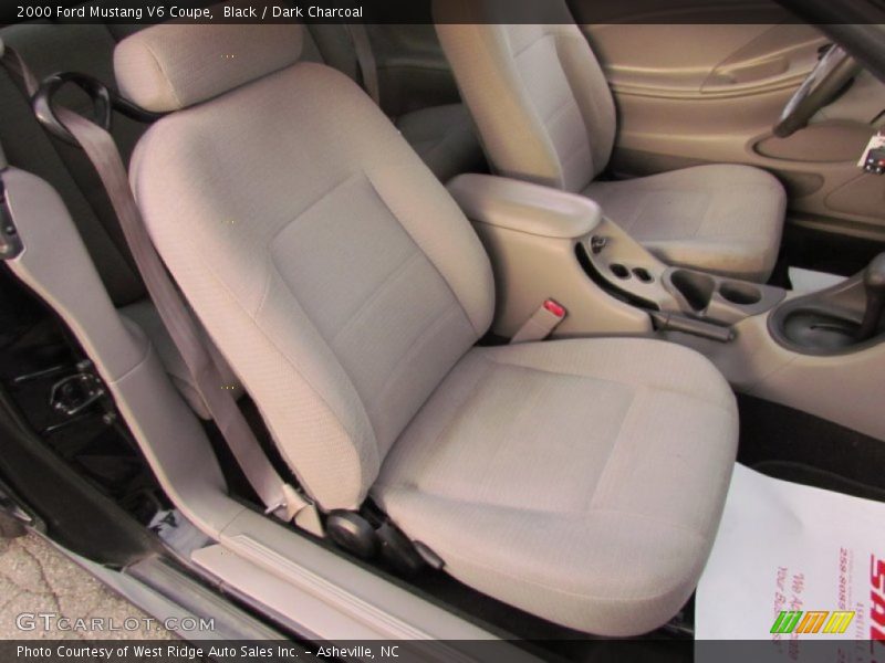 Black / Dark Charcoal 2000 Ford Mustang V6 Coupe
