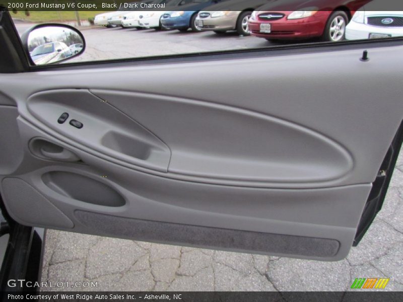 Black / Dark Charcoal 2000 Ford Mustang V6 Coupe