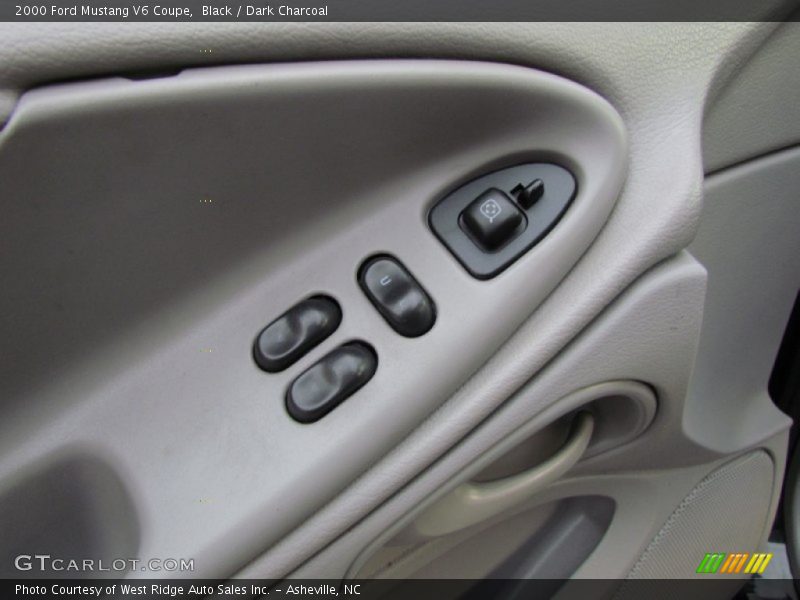 Black / Dark Charcoal 2000 Ford Mustang V6 Coupe