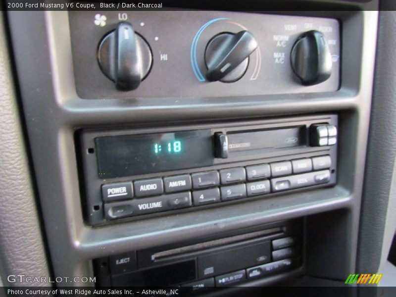 Black / Dark Charcoal 2000 Ford Mustang V6 Coupe