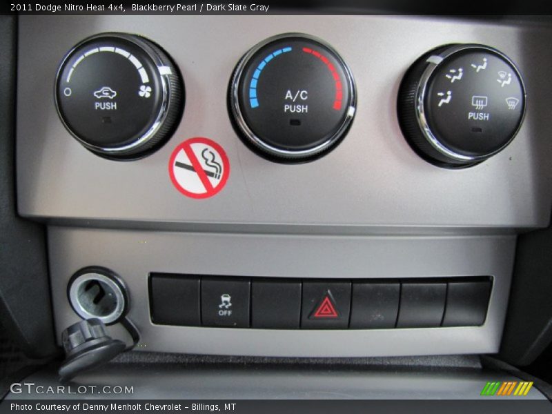 Controls of 2011 Nitro Heat 4x4