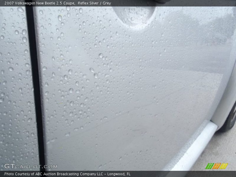 Reflex Silver / Grey 2007 Volkswagen New Beetle 2.5 Coupe