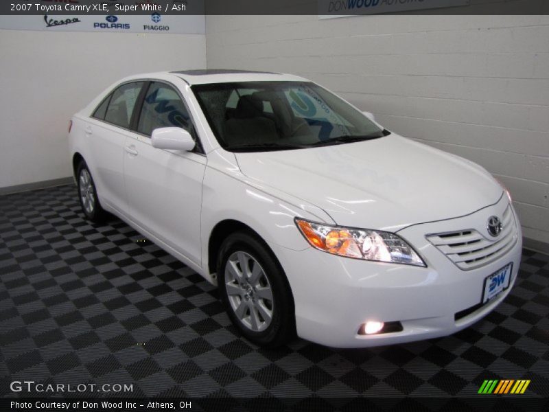Super White / Ash 2007 Toyota Camry XLE