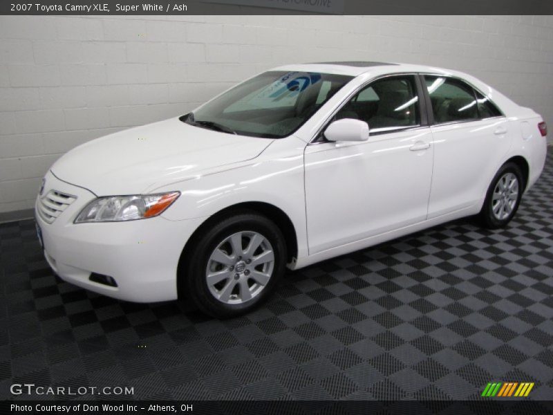 Super White / Ash 2007 Toyota Camry XLE