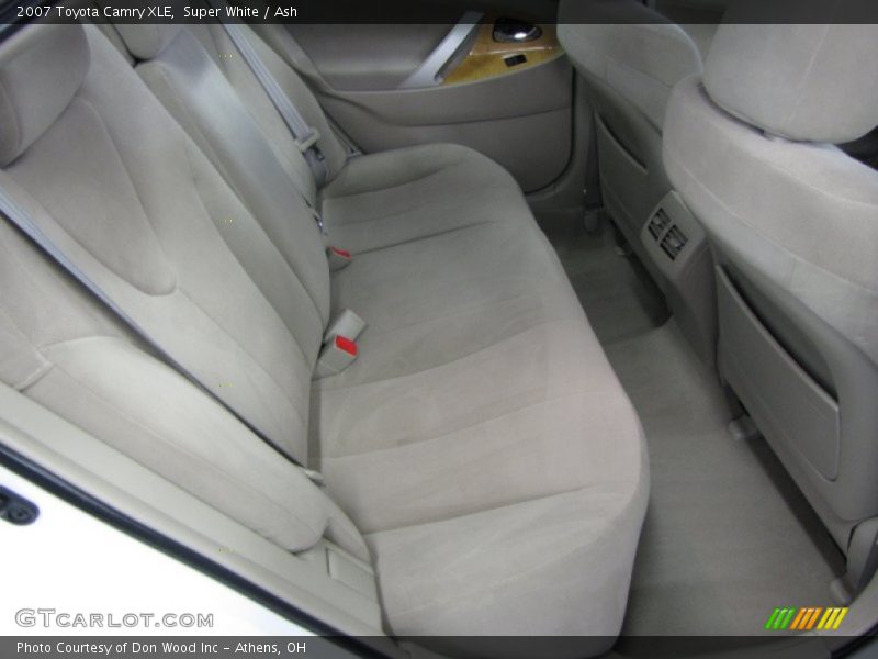 Super White / Ash 2007 Toyota Camry XLE