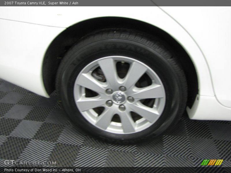 Super White / Ash 2007 Toyota Camry XLE