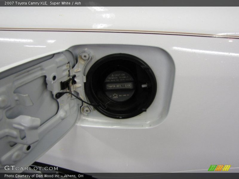 Super White / Ash 2007 Toyota Camry XLE